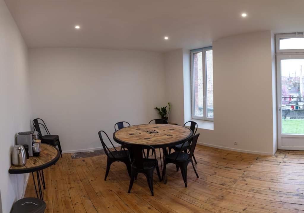 Cyris - Chambres Duplex Climatisees - Spa & Piscine Centre Ville Saint-Germain-des-Fosses Екстериор снимка