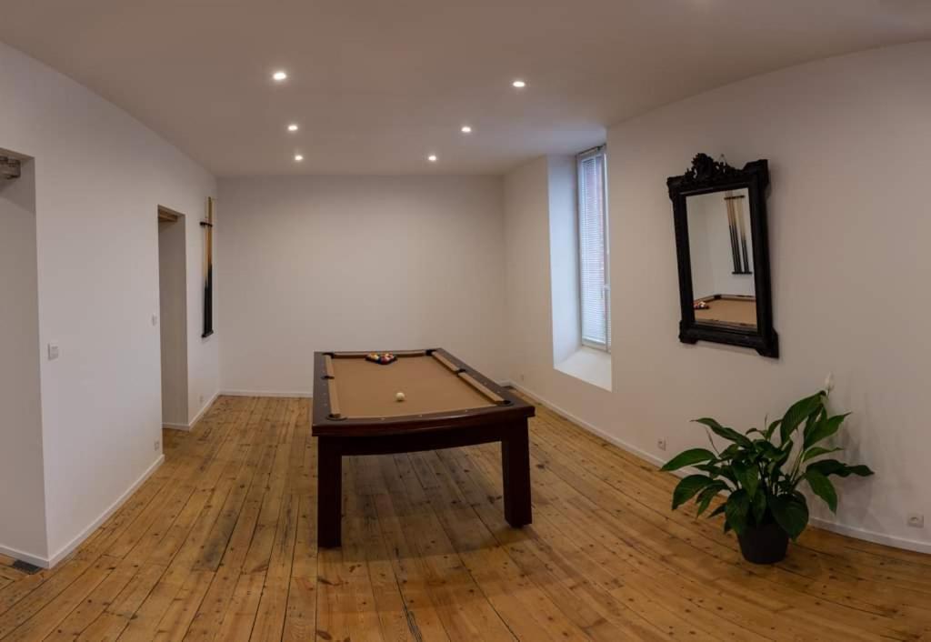 Cyris - Chambres Duplex Climatisees - Spa & Piscine Centre Ville Saint-Germain-des-Fosses Екстериор снимка