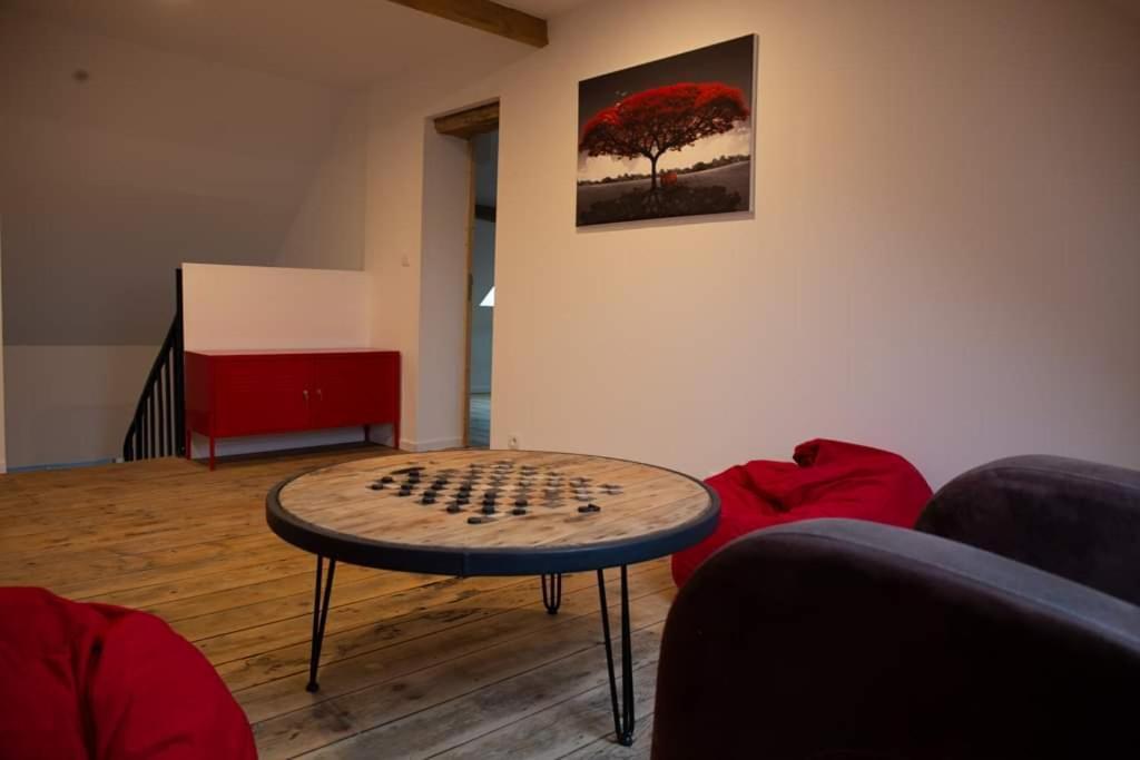 Cyris - Chambres Duplex Climatisees - Spa & Piscine Centre Ville Saint-Germain-des-Fosses Екстериор снимка